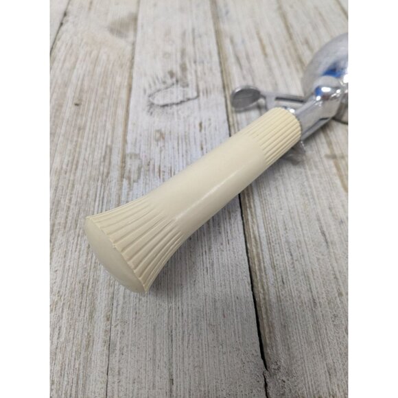 Plastic Ice Cream Scoop Almond Handle Taiwan - Picture 6 of 8